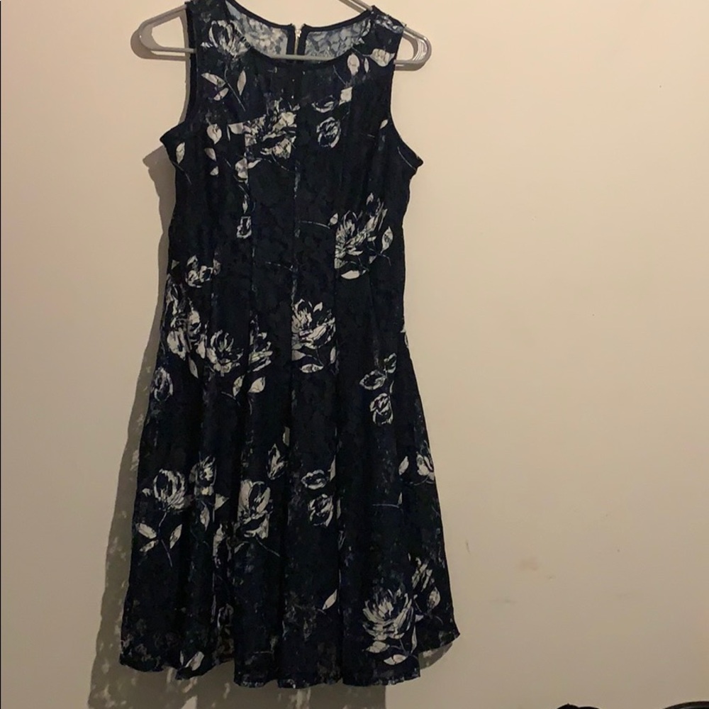 Roz & Ali navy floral dress